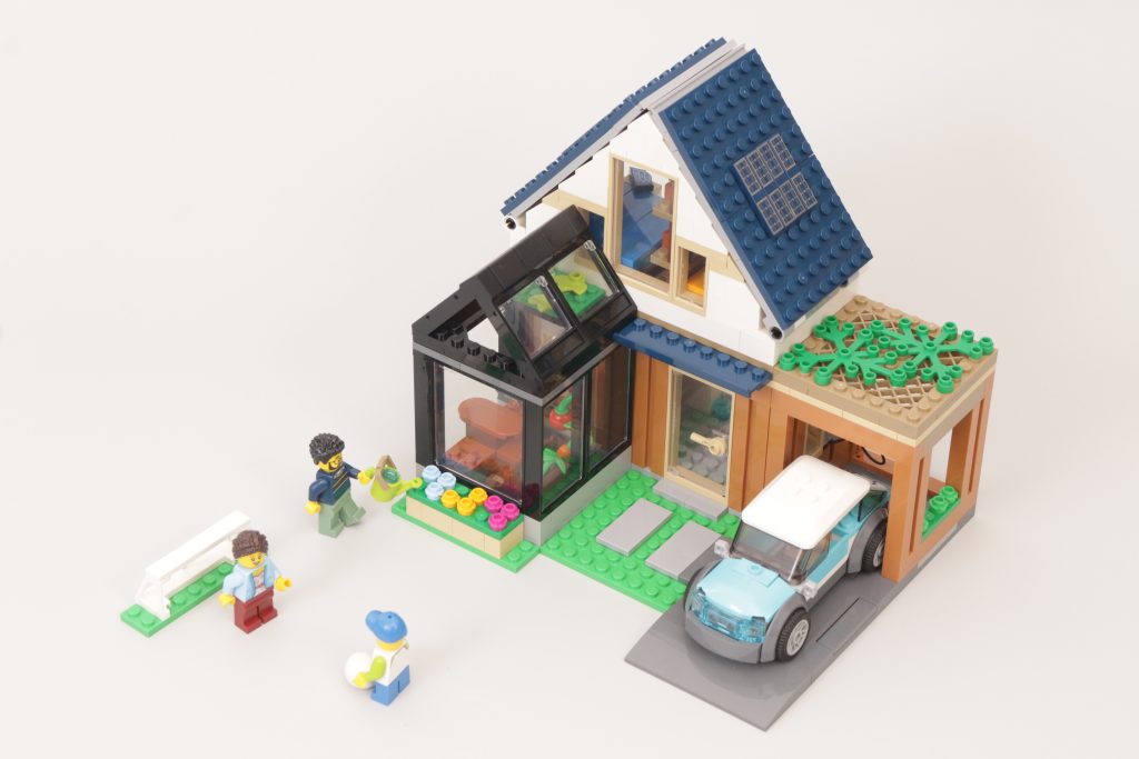 LEGO City 60398 Family House and Electric Car review 2 1024x683