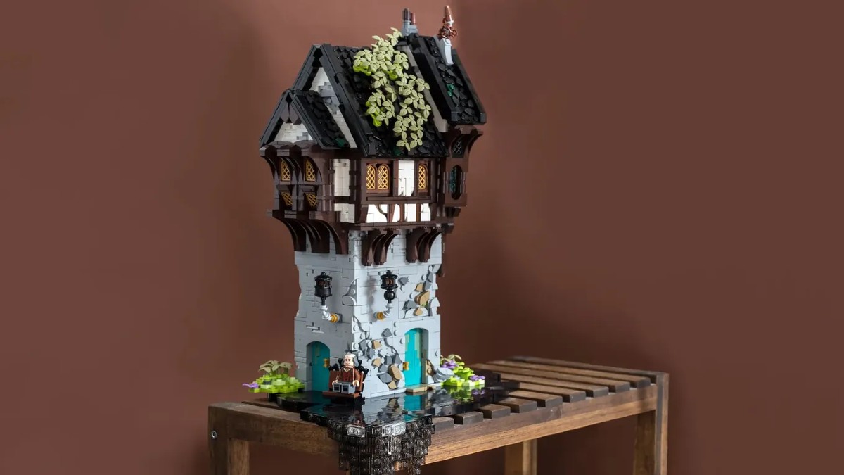 LEGO Ideas project lives on the edge as it reaches first 2022 review
