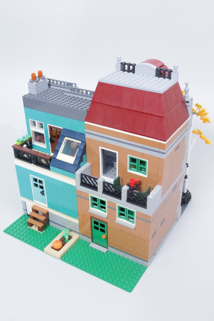 LEGO Icons 10350 Tudor Corner second review plus comparison with 10251 Brick Bank and 10270 Bookshop 37 683x1024