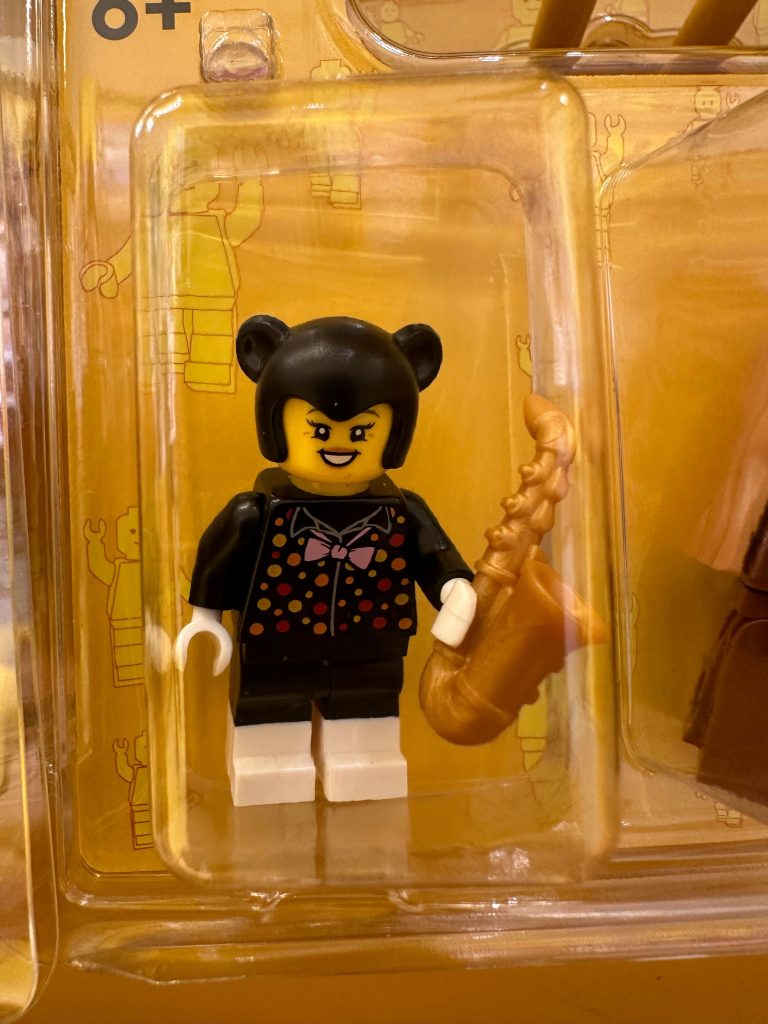 LEGO Autumn Build a Minifigure Cat 768x1024