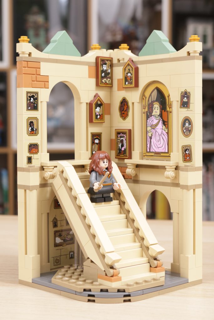 LEGO Harry Potter 40577 Hogwarts Grand Staircase GWP review 1 683x1024