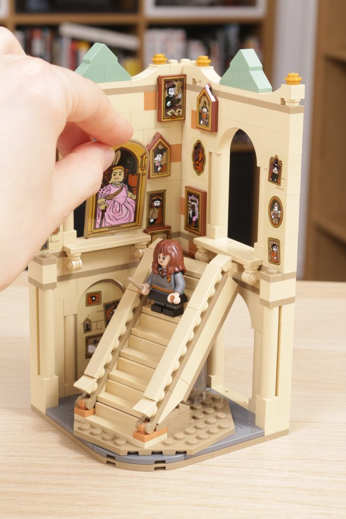 LEGO Harry Potter 40577 Hogwarts Grand Staircase GWP review 3 683x1024