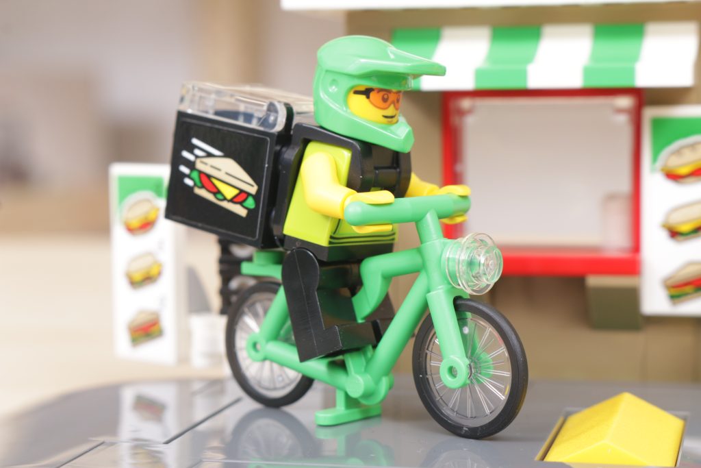 LEGO CITY 40578 Sandwich Shop gift with purchase review 4 1024x683