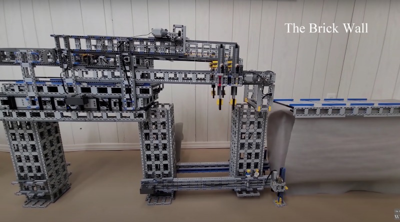 LEGO fan builds a bridge-building machine from Technic pieces