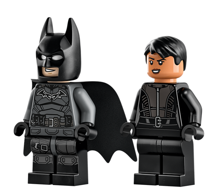LEGO Batman 76179 Batman Selina Kyle Motorcycle Pursuit minifigures 1