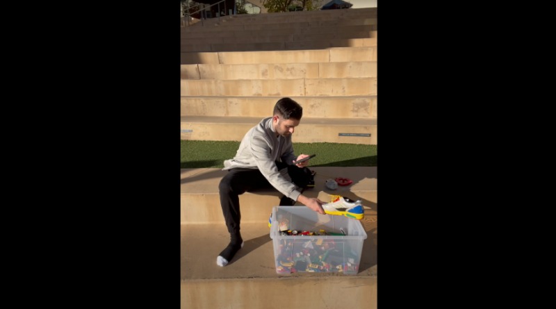 LEGO fan creates music video using bricks as instruments