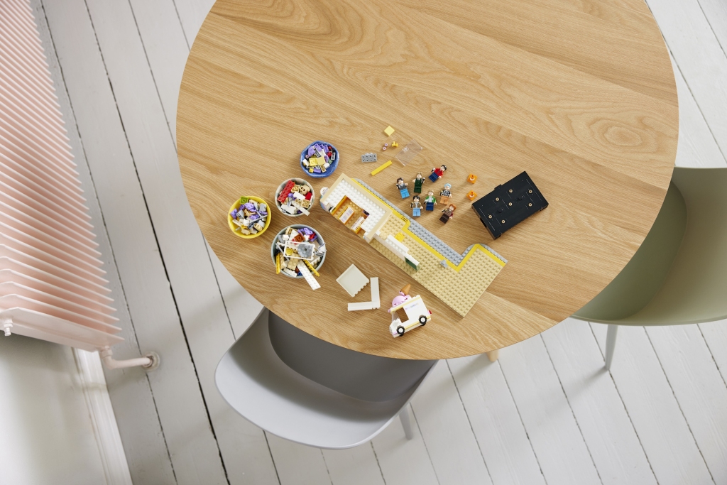 LEGO Ideas 21339 BTS Dynamite 28 1024x683