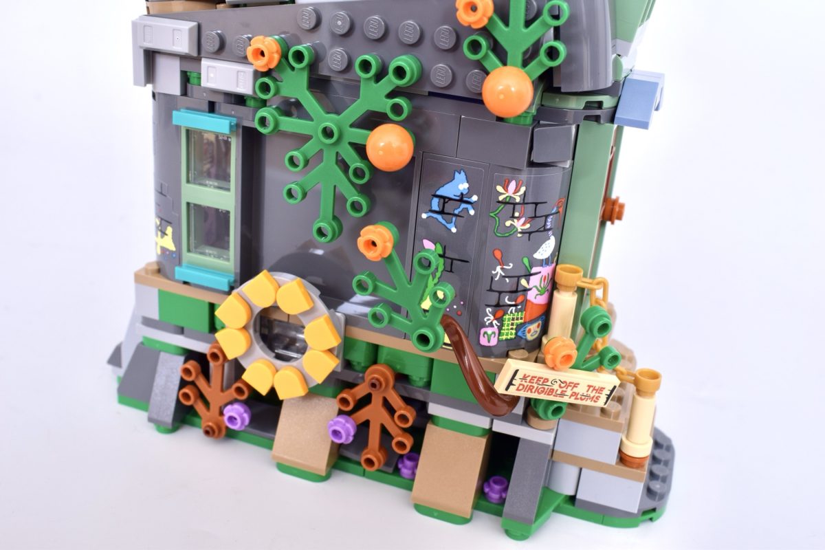 LEGO Harry Potter 76467 Luna Lovegoods House review 3 1200x800