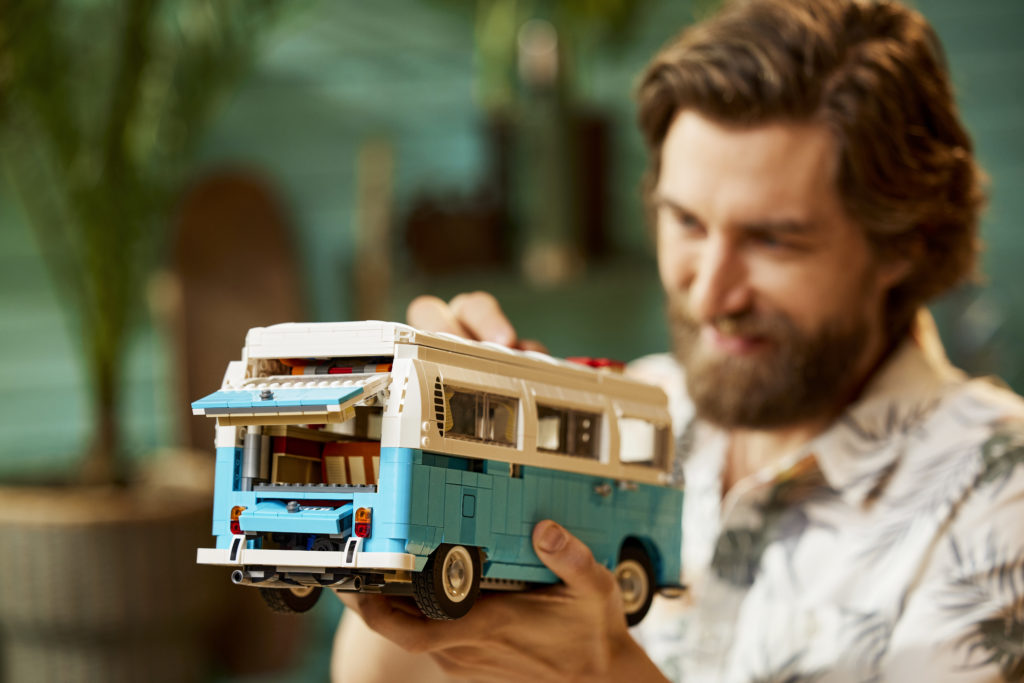 LEGO for Adults 10279 Volkswagen T2 Camper Van 9