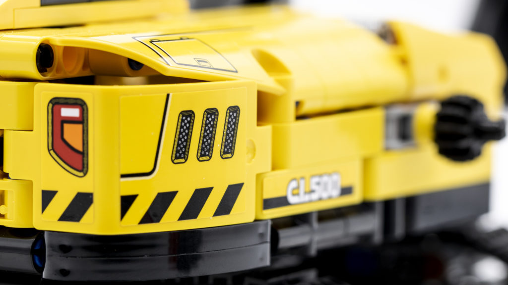 LEGO Technic 42121 Heavy Duty Excavator 7