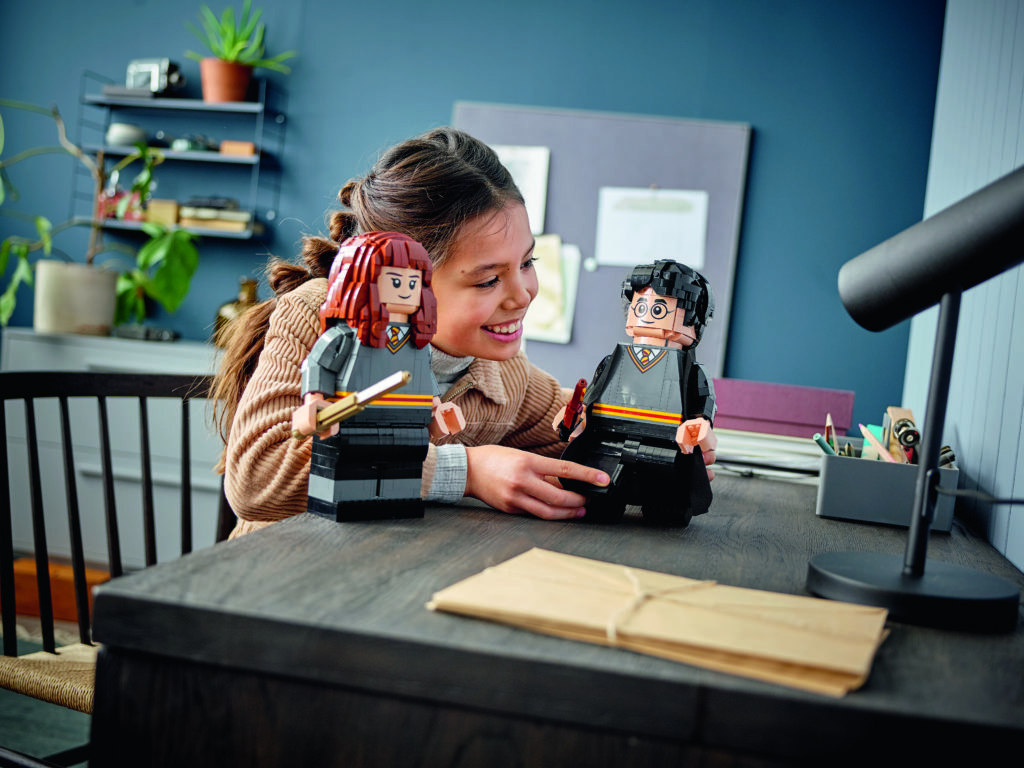 LEGO Harry Potter 76393 Harry Potter Hermione Granger 4
